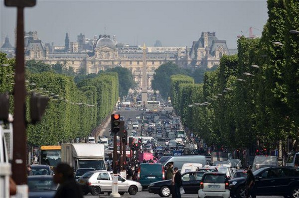 Nikon D5100: SUNT ghid de calatorie la Paris, poza 13