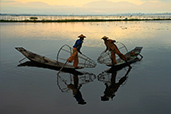 Sunt in Myanmar - de Ileana Petrache